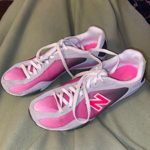 New Balance 442 athletic sneakers